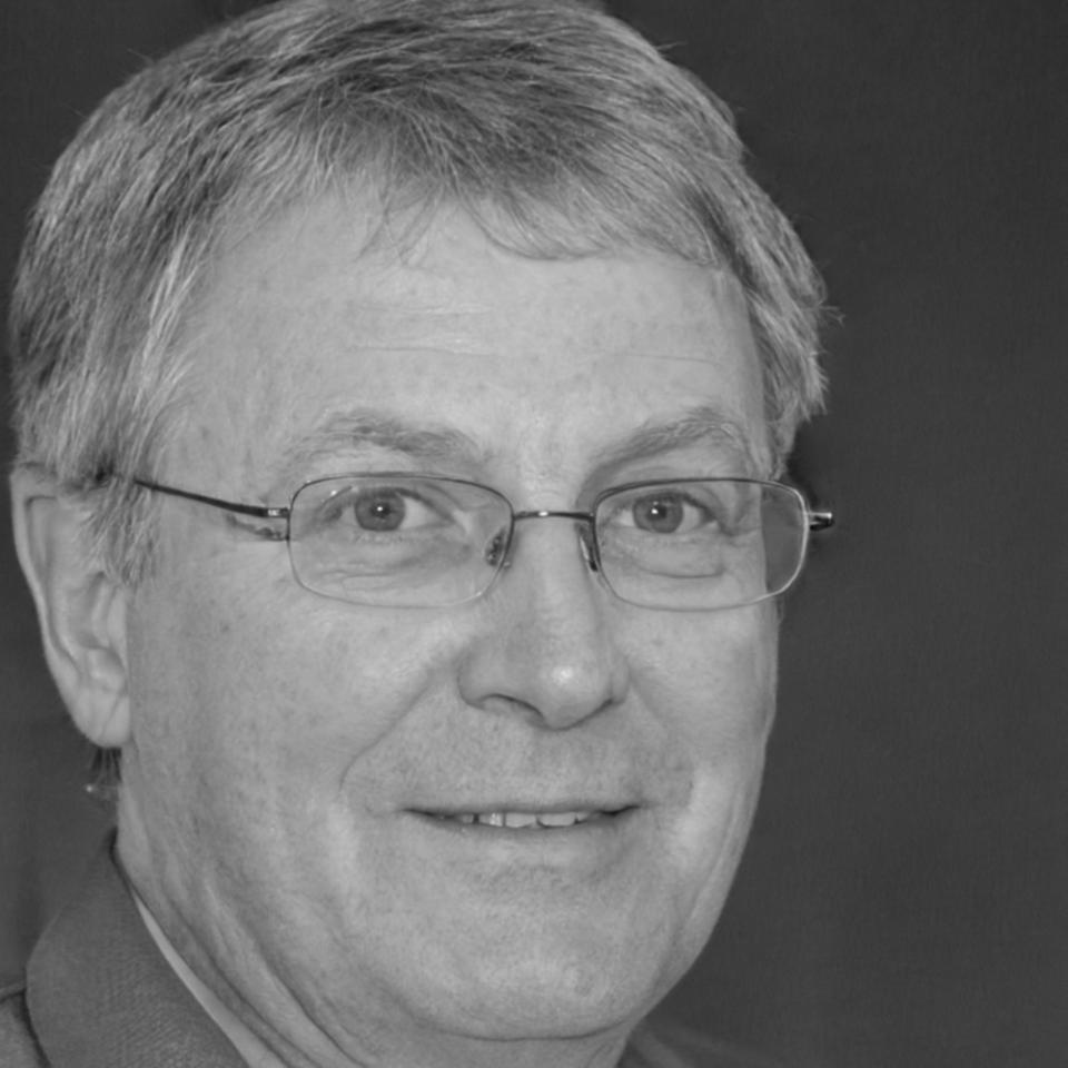 Financial advisor Jasper Willoughby discussing cost management strategies